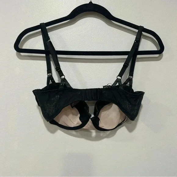 Victoria’s Secret very secret balconet 34DD - Picture 2 of 6